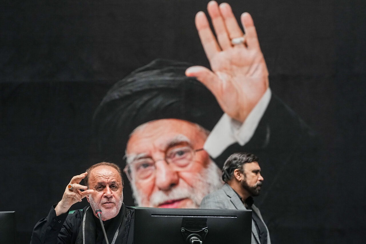 نمایندگان مجلس مطیع رهبر انقلاب و خونخواه امام شهید هستند