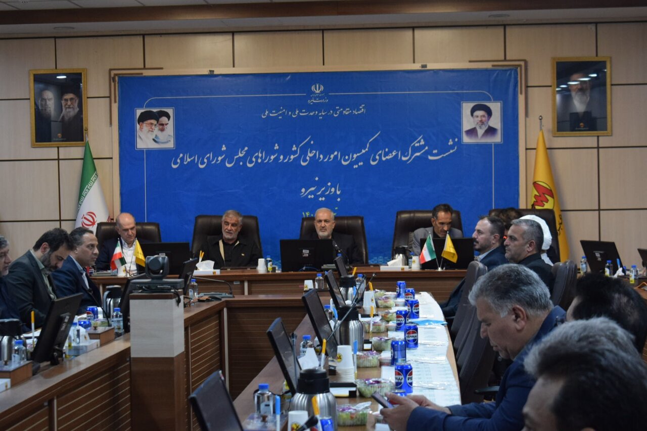 گزارش اقدامات وزارت نیرو در جنگ رمضان و پسا جنگ اخذ شد/ تقدیر از عملکرد مثبت وزارت نیرو در مراسم وداع و تشییع پیکر قائد شهید