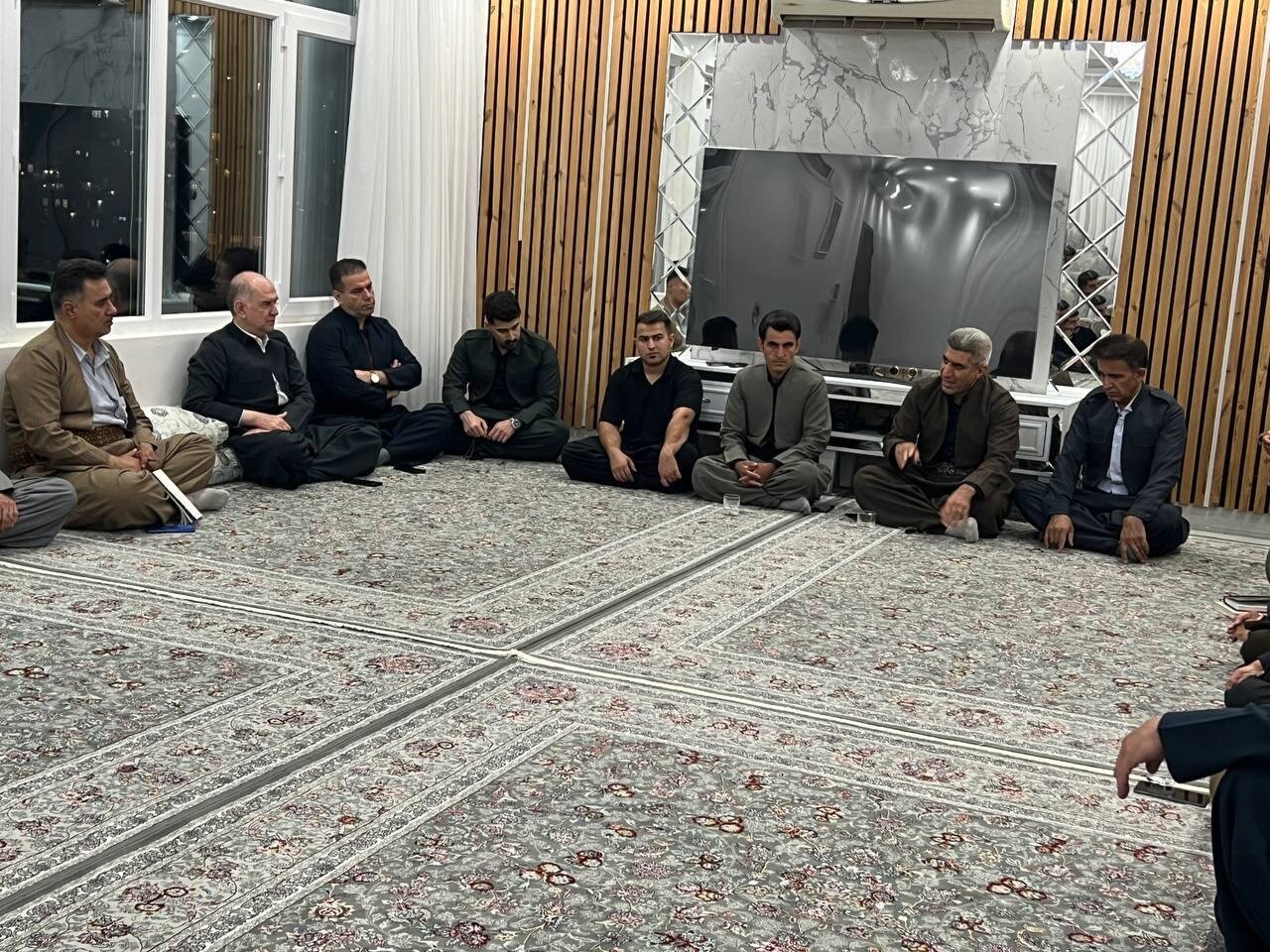 حضور یوسفی در نشست بررسی مسائل و مشکلات صنف خبازان جوانرودی/ موضوع افزایش هزینه های تولید تأمین و کیفیت آرد بررسی شد