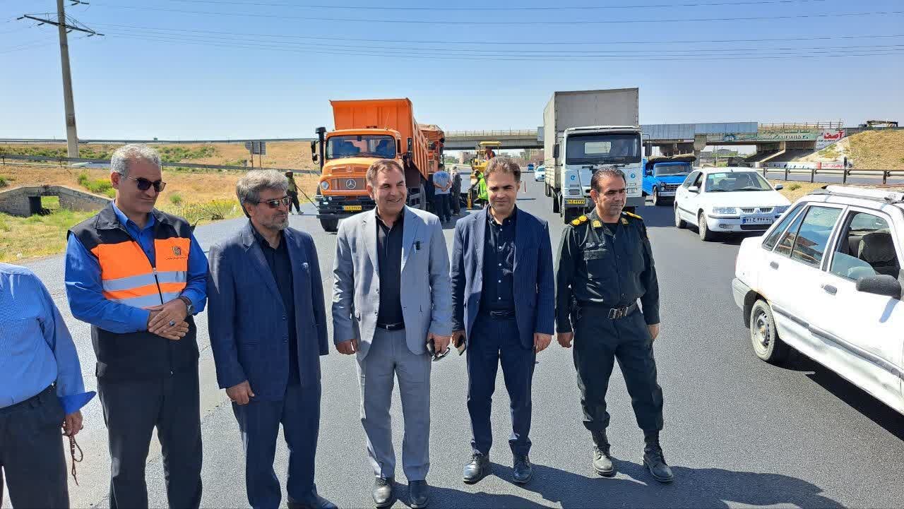 آغاز عملیات آسفالتریزی جاده میاندوآب–تبریز در محدوده روستای شبیلو آغاز عملیات آسفالتریزی جاده میاندوآب–تبریز در محدوده روستای شبیلو