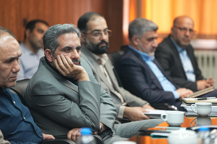 نشست نایب رئیس مجلس با وزیر اقتصاد