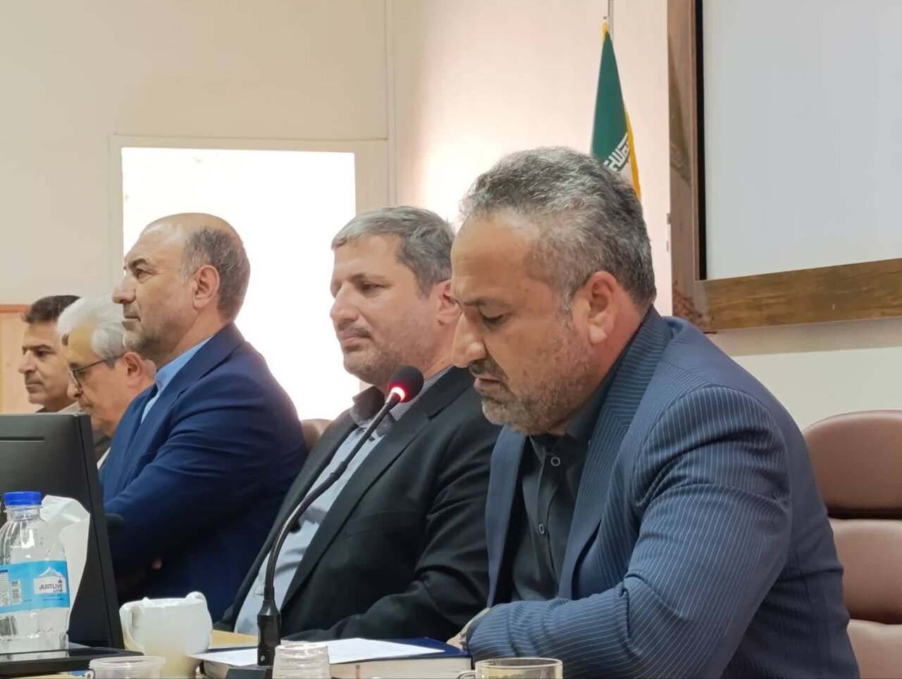 مطالبه محبی برای تعیینتکلیف پروژههای مسکن ملی و پست فوقتوزیع برق محبی نجم آبادی