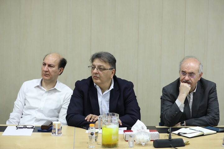 نشست مشترک اعضای کمیسیون بهداشت و درمان مجلس با خیرین و فعالان صنعت تجهیزات پزشکی