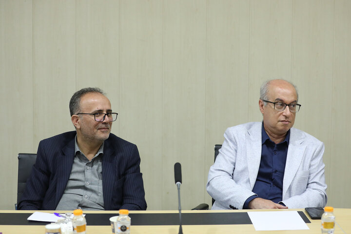 نشست مشترک اعضای کمیسیون بهداشت و درمان مجلس با خیرین و فعالان صنعت تجهیزات پزشکی