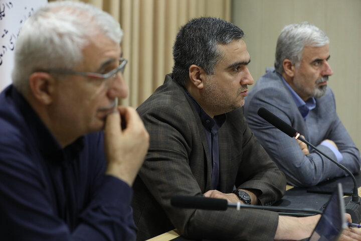 نشست مشترک اعضای کمیسیون بهداشت و درمان مجلس با خیرین و فعالان صنعت تجهیزات پزشکی