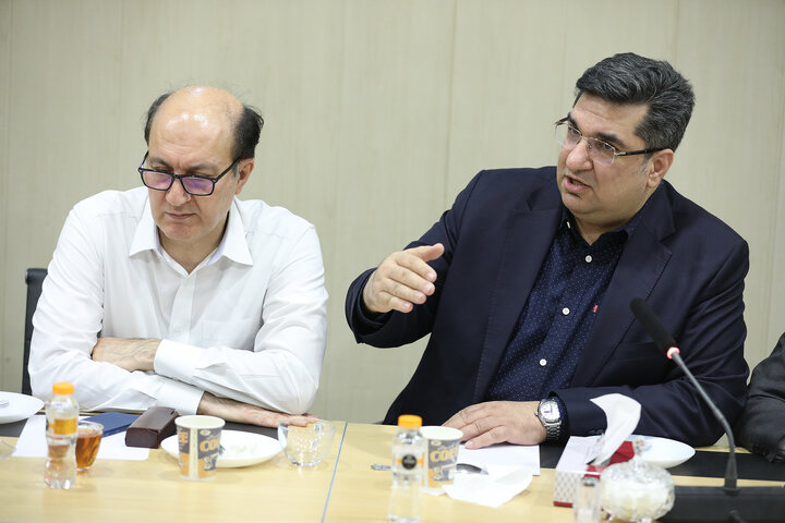 نشست مشترک اعضای کمیسیون بهداشت و درمان مجلس با خیرین و فعالان صنعت تجهیزات پزشکی