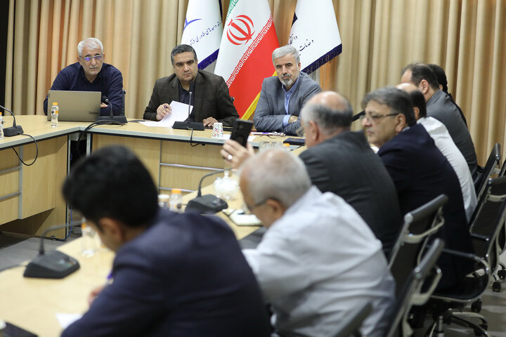 نشست مشترک اعضای کمیسیون بهداشت و درمان مجلس با خیرین و فعالان صنعت تجهیزات پزشکی