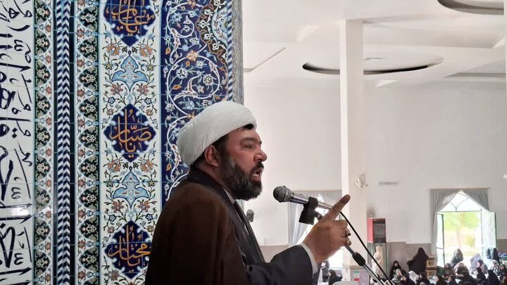 مسئولان با حضور میدانی مشکلات مردم را پیگیری کنند