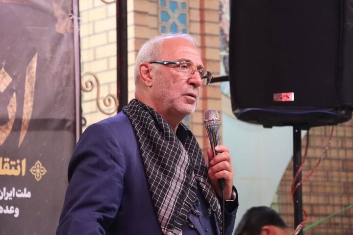 حضور و سخنرانی تبیینی حاجی دلیگانی در جمع مردم دستگرد و گز