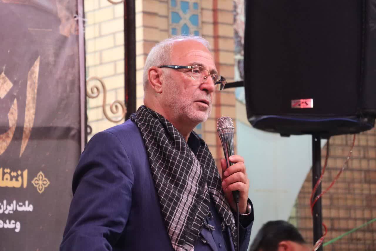 حضور و سخنرانی تبیینی حاجی دلیگانی در جمع مردم دستگرد و گز حضور و سخنرانی تبیینی حاجی دلیگانی در جمع مردم دستگرد و گز