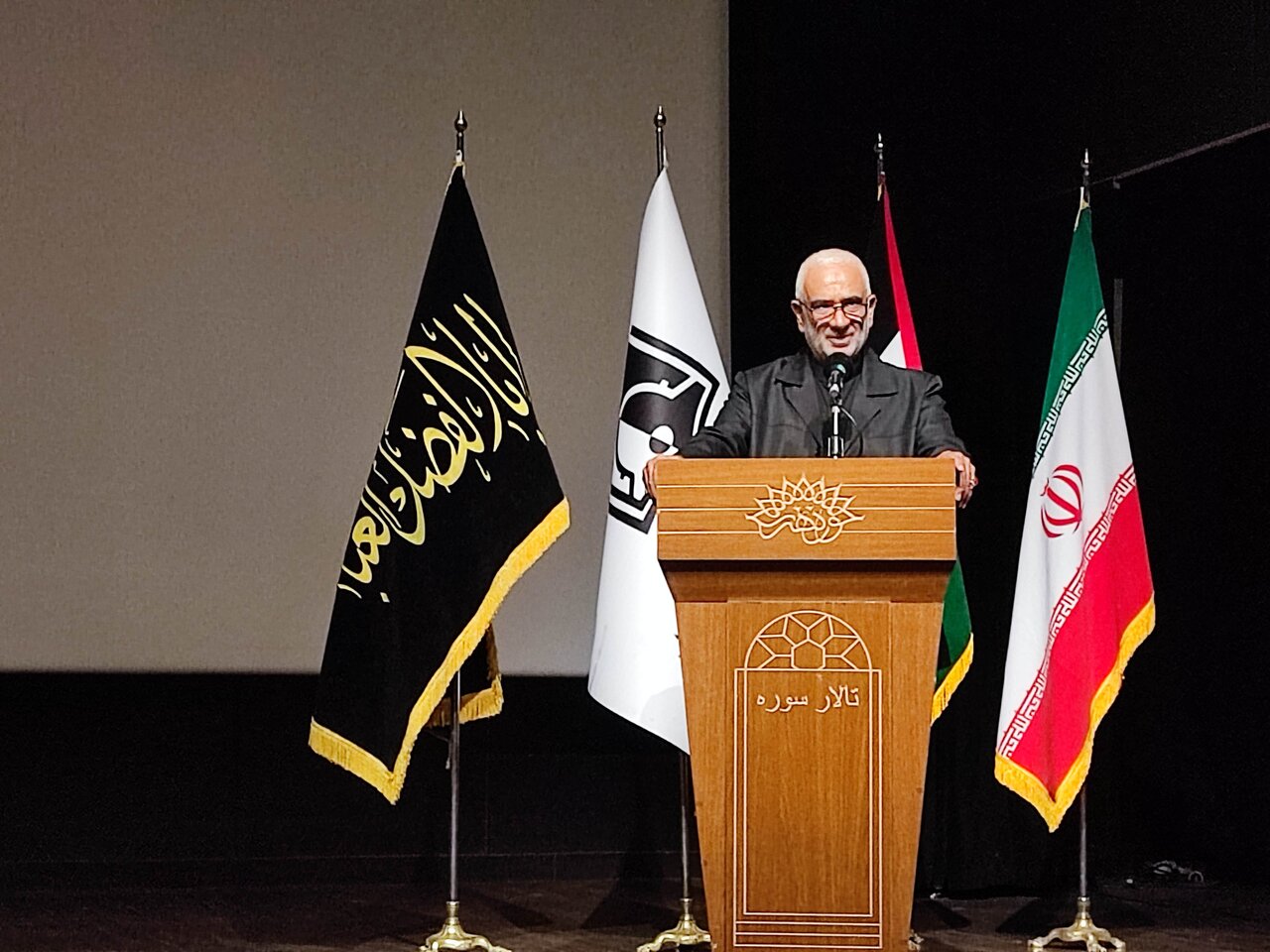 زائران اربعین پیام خونخواهی و انتقام را برای دیگران تبیین کنند