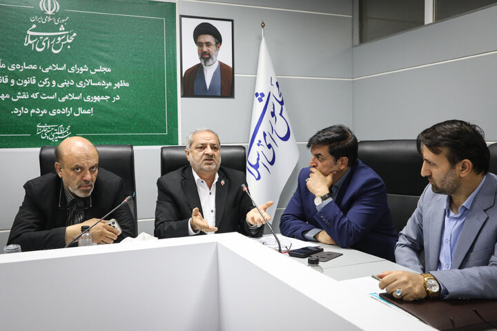 نشست کمیسیون آموزش مجلس با حضور وزیر آموزش و پرورش