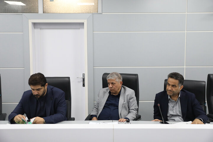 نشست کمیسیون اصل نودم قانون اساسی مجلس با حضور معاونان وزارت راه و شهرسازی