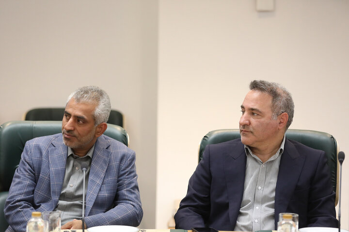 نشست مشترک کمیسیون صنایع و معادن مجلس با رئیس کل بانک مرکزی ایران
