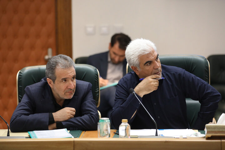 نشست مشترک کمیسیون صنایع و معادن مجلس با رئیس کل بانک مرکزی ایران