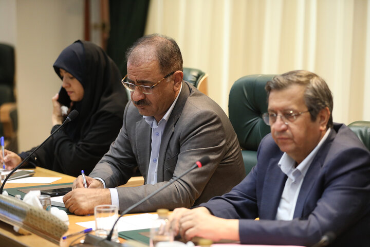 نشست مشترک کمیسیون صنایع و معادن مجلس با رئیس کل بانک مرکزی ایران