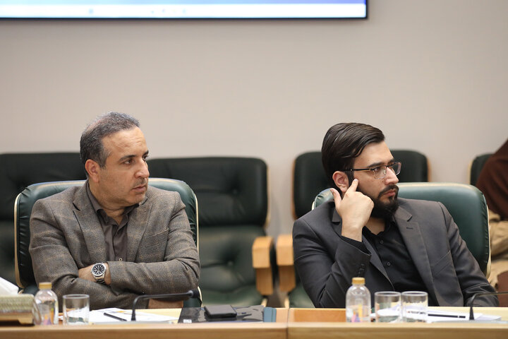 نشست مشترک کمیسیون صنایع و معادن مجلس با رئیس کل بانک مرکزی ایران