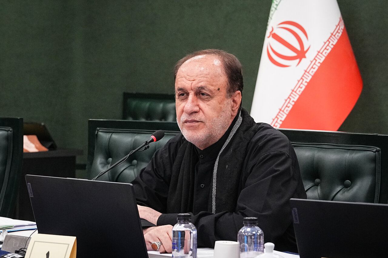 مجلس یک قدم از خواسته ملت و رهبری درباره تنگه هرمز عقبنشینی نخواهد کرد/تنگه هرمز قله اقتدار ایران است/هرگونه شیطنت در دریای خزر، پاسخ پشیمانکننده ایران را به دنبال دارد مجلس یک قدم از خواسته ملت و رهبری درباره تنگه هرمز عقبنشینی نخواهد کرد/تنگه هرمز قله اقتدار ایران است/هرگونه شیطنت در دریای خزر، پاسخ پشیمانکننده ایران را به دنبال دارد