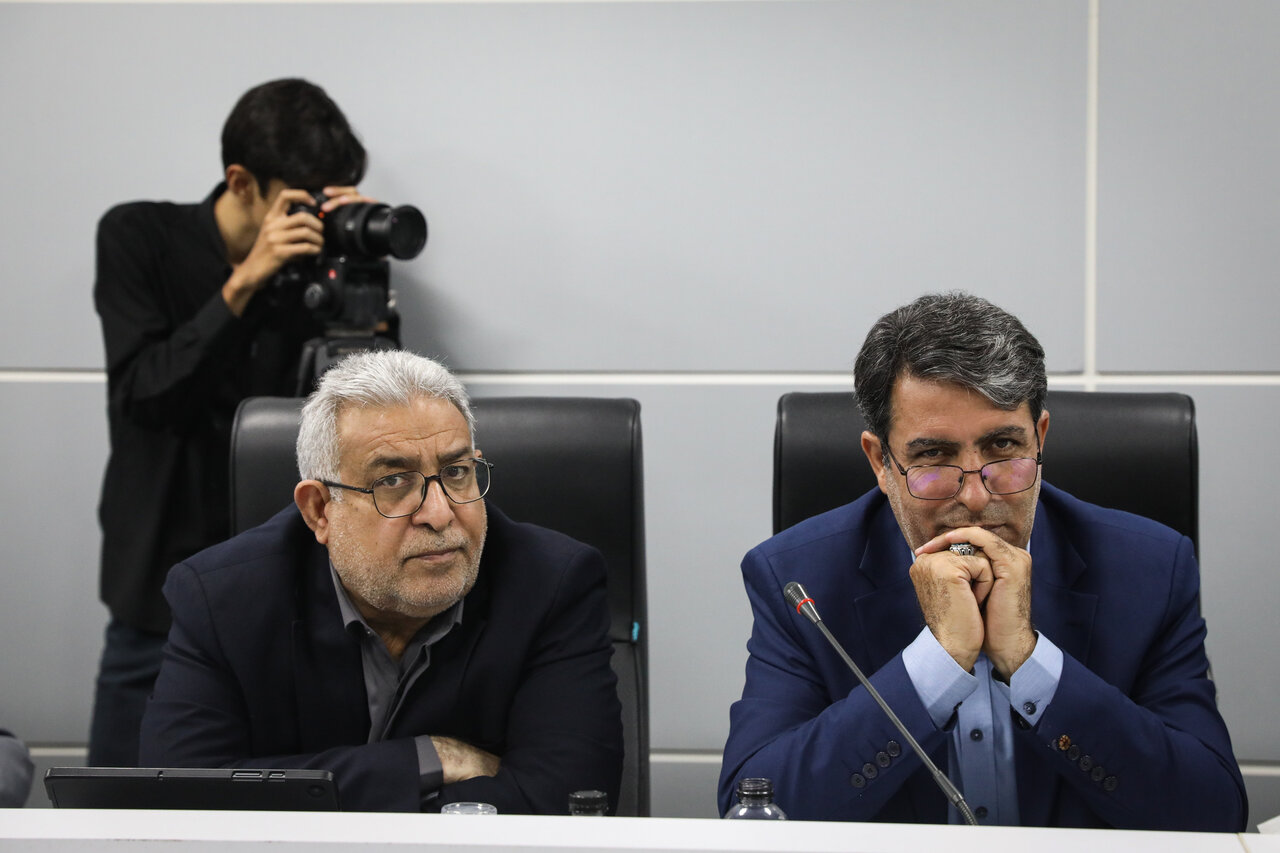 منادی: اکثریت نمایندگان با اخذ تعهدات مشروط از پاسخهای وزیر آموزش و پرورش قانع شدند/ حاجی بابایی: اداره صندوق ذخیره فرهنگیان با شیوههای گذشته امکانپذیر نیست