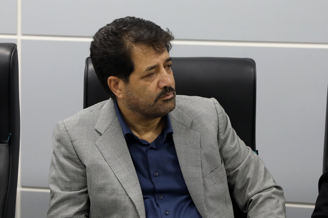 بانک مرکزی باید نبض بازار ارز را مهار کند تا معیشت مردم آسیب نبیند/دستگاههای نظارتی در برابر اخلالگران بازار کوتاه نیایند