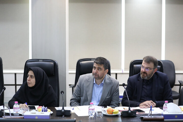 نشست مشترک کمیسیون ویژه حمایت از تولید با اعضای اتاق بازرگانی ایران