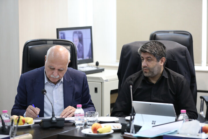 نشست مشترک کمیسیون ویژه حمایت از تولید با اعضای اتاق بازرگانی ایران