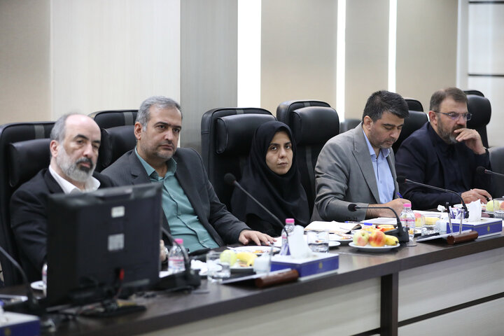 نشست مشترک کمیسیون ویژه حمایت از تولید با اعضای اتاق بازرگانی ایران