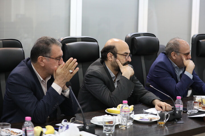 نشست مشترک کمیسیون ویژه حمایت از تولید با اعضای اتاق بازرگانی ایران