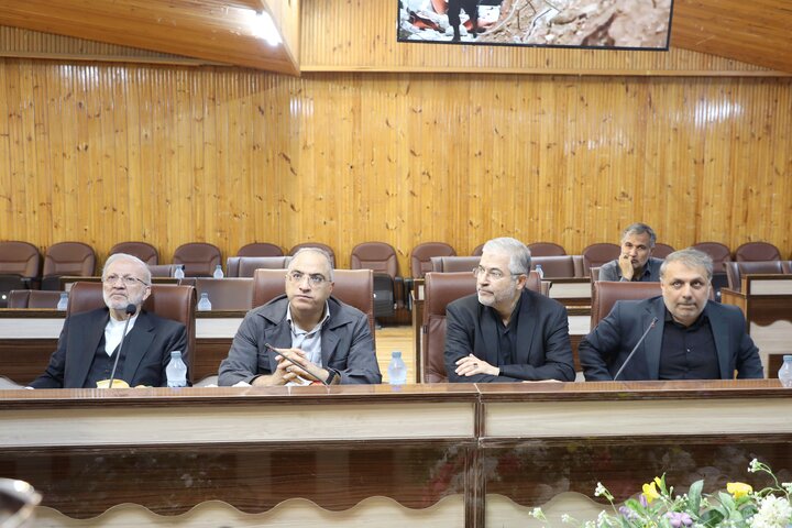 نشست مجمع نمایندگان استان تهران با حضور فرمانده انتظامی تهران بزرگ