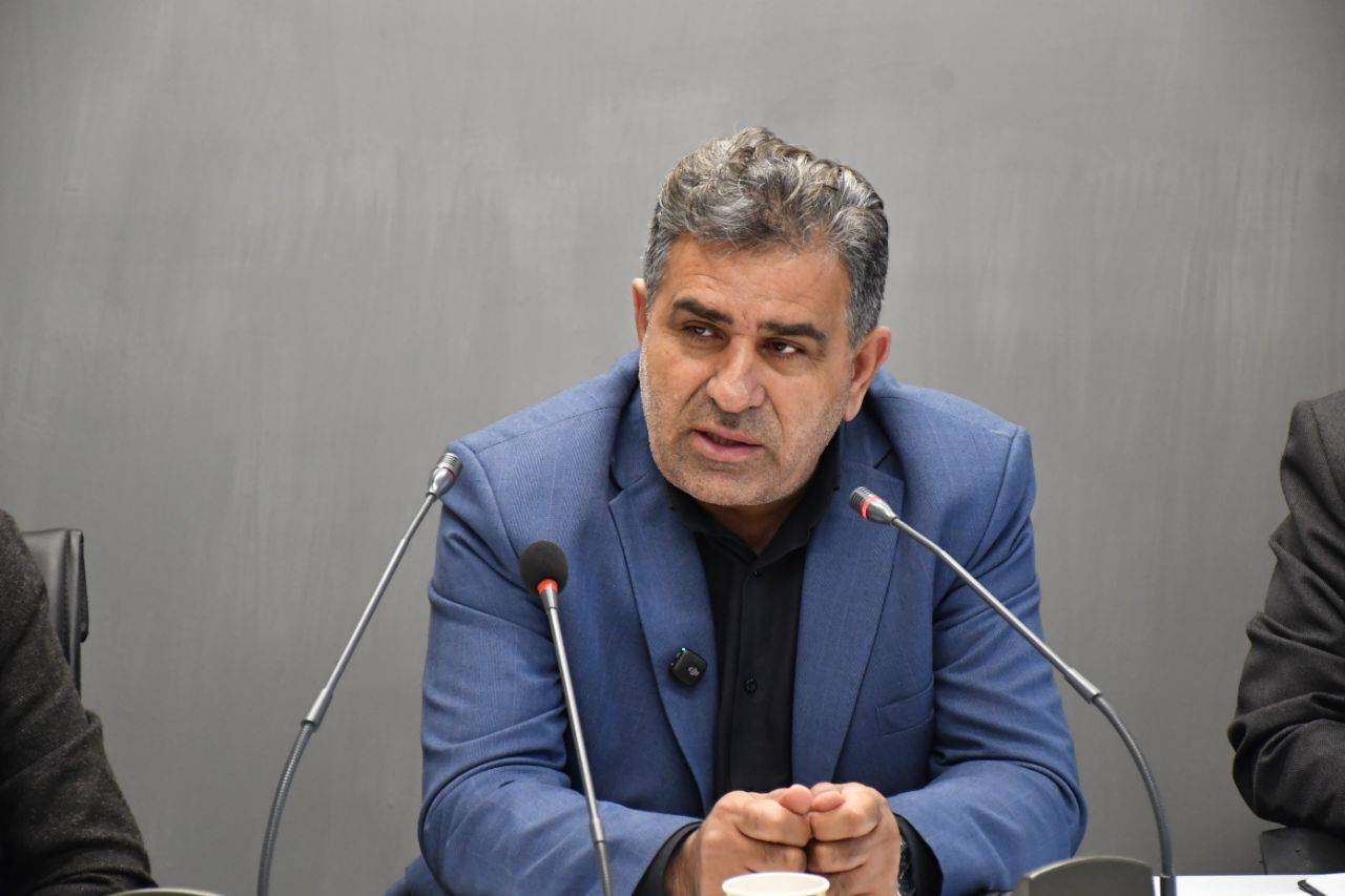 بخشنامه دولت درباره نیروهای شرکتی مغایر عدالت اداری است/ اگر حذف شرکتهای واسطه اجرا نشود، از ابزارهای نظارتی استفاده میکنیم بخشنامه دولت درباره نیروهای شرکتی مغایر عدالت اداری است/ اگر حذف شرکتهای واسطه اجرا نشود، از ابزارهای نظارتی استفاده میکنیم