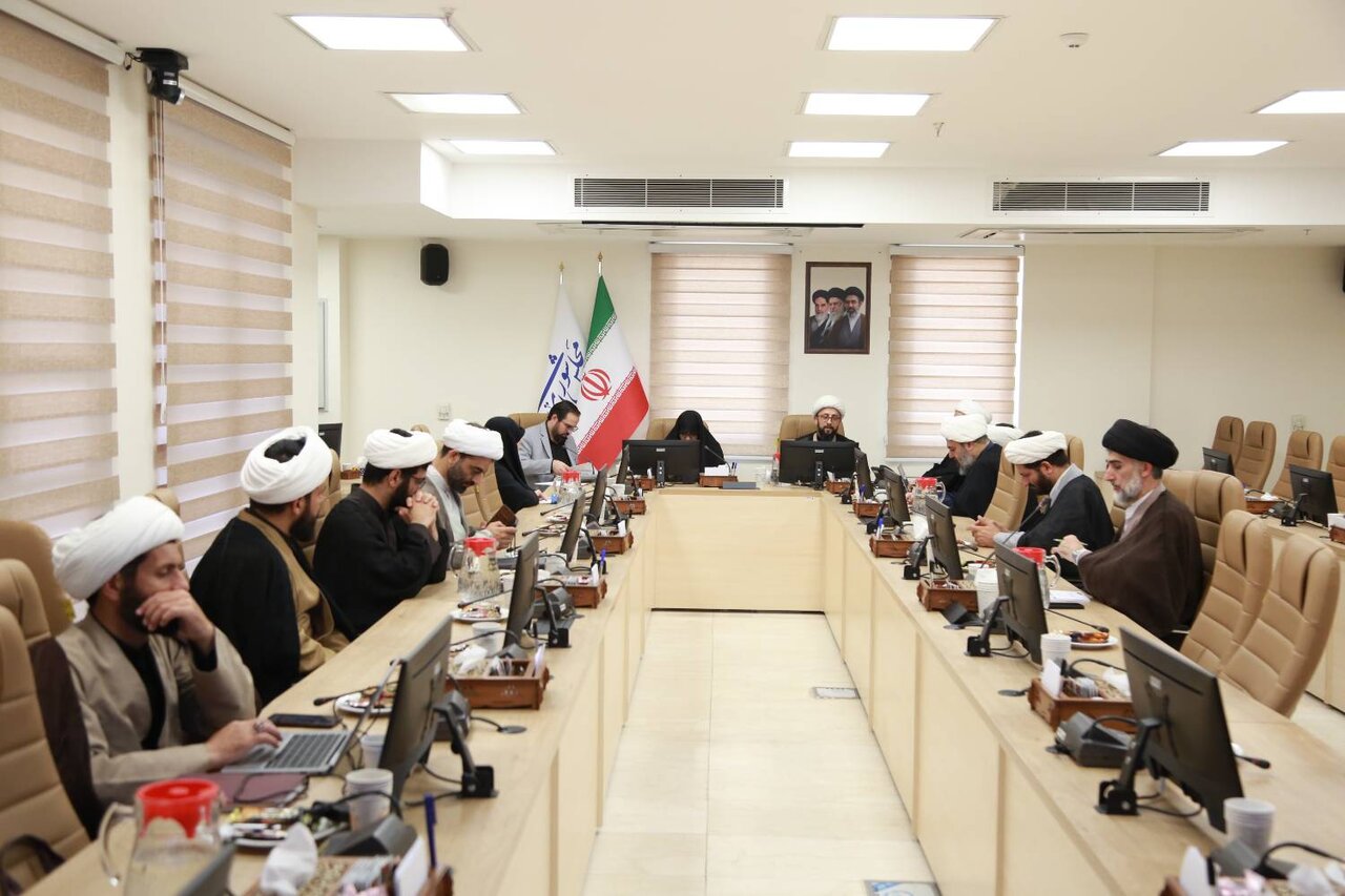 در جستوجوی الگوی فقهی-حقوقی برای حکمرانی بر دیپفیک؛ بررسی چالشهای تنظیمگری جعل عمیق در مرکز تحقیقات اسلامی مجلس