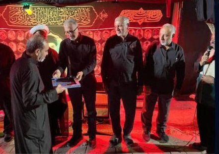 تجلیل مرادی از موکب‌داران عراقی در مراسم یادواره شهدای مدرسه شجره طیبه
