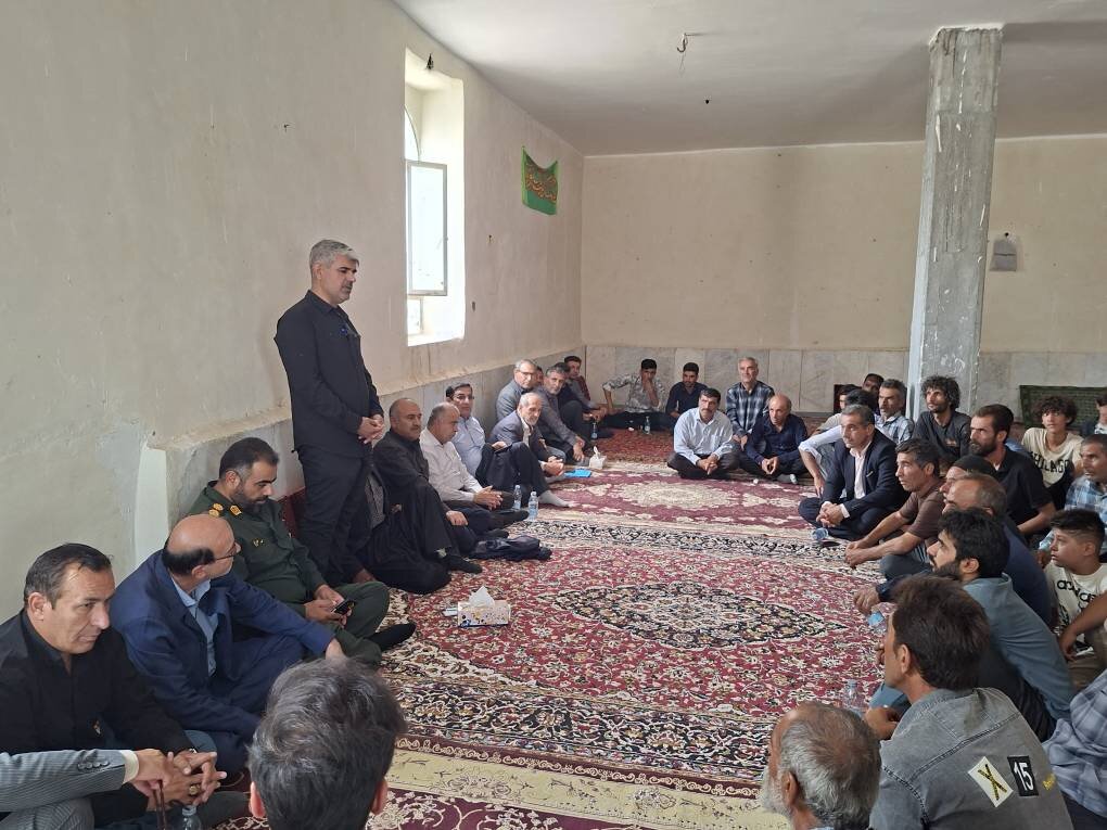 حل مشکلات آب روستاهای دزپارت تا پاییز دنبال میشود/ پیگیری راه، بهداشت و زیرساختهای روستایی