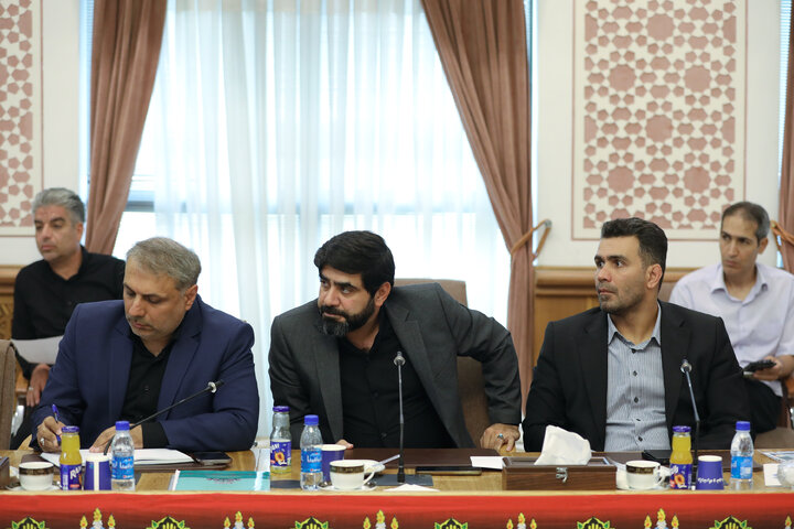 نشست مشترک مجمع نمایندگان تهران با وزیر راه و شهرسازی