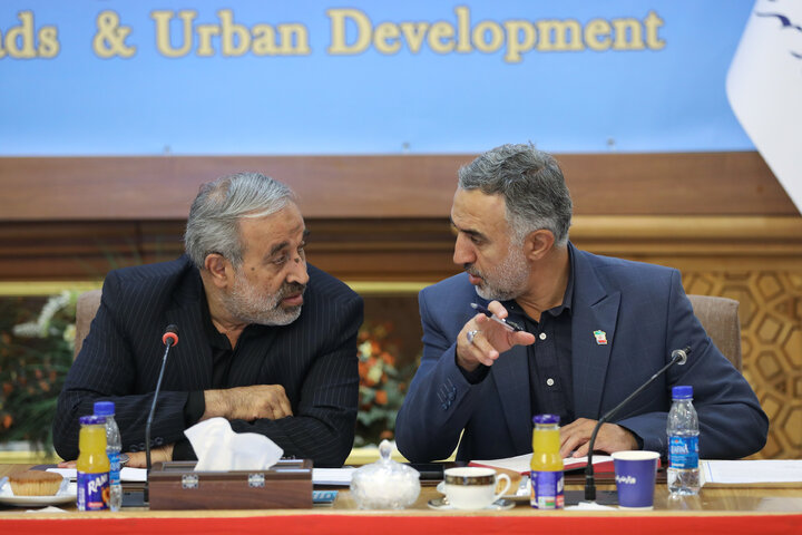 نشست مشترک مجمع نمایندگان تهران با وزیر راه و شهرسازی