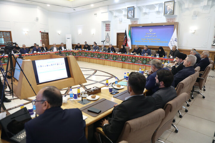 نشست مشترک مجمع نمایندگان تهران با وزیر راه و شهرسازی
