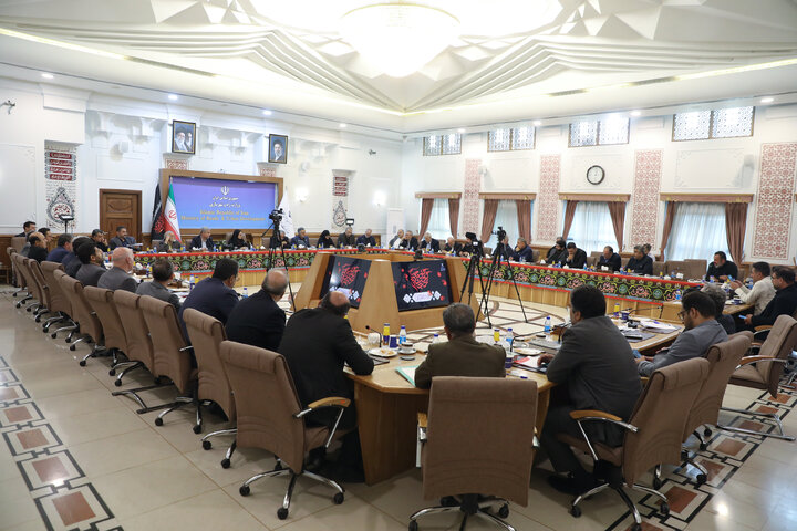 نشست مشترک مجمع نمایندگان تهران با وزیر راه و شهرسازی