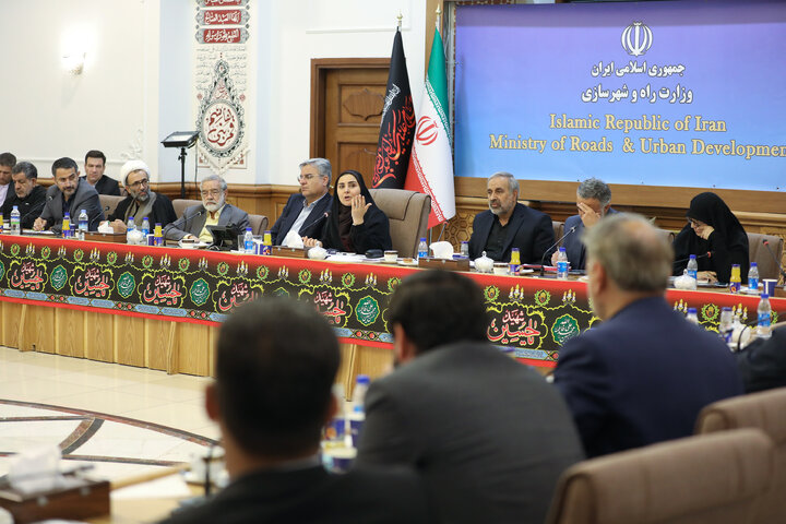 نشست مشترک مجمع نمایندگان تهران با وزیر راه و شهرسازی
