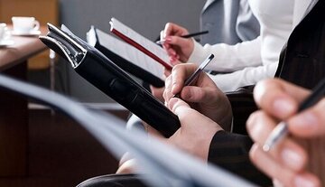 خبرنگاران باید در تدوین قوانین حمایتی خود نقش داشته باشند