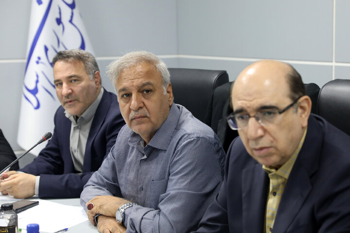 کمیسیون صنایع با معاونین وزارت صمت