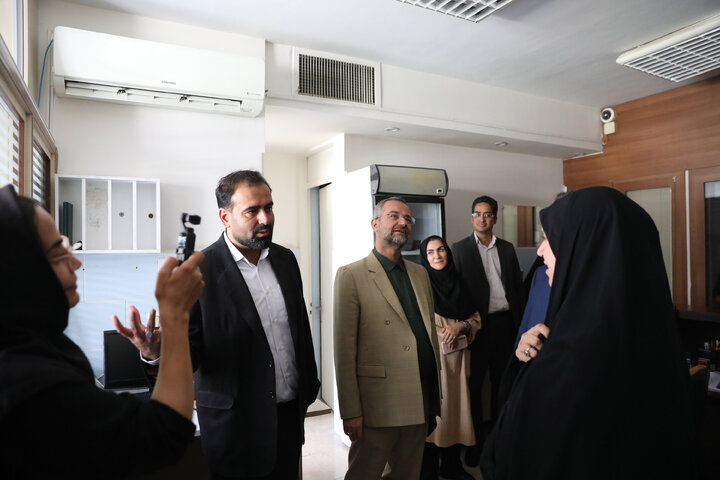 بازدید کمیسیون بهداشت و درمان اموزش پژشکی از پژوهشگاه سرطان جهاد دانشگاهی