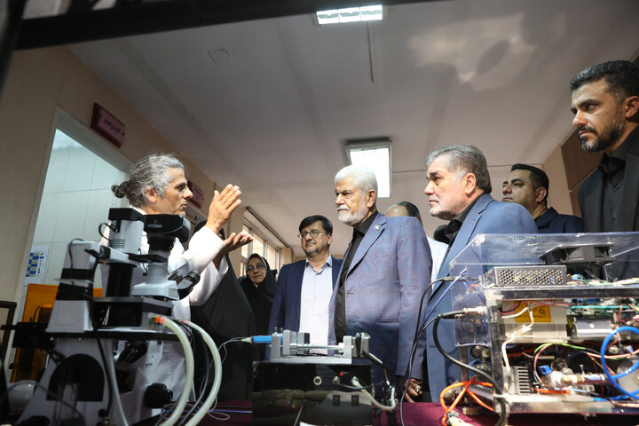 بازدید کمیسیون بهداشت و درمان اموزش پژشکی از پژوهشگاه سرطان جهاد دانشگاهی