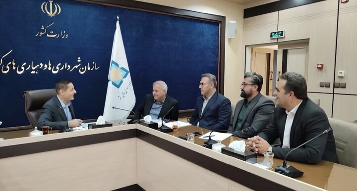 پیگیری مطالبات شهرداری‌های اسدآباد، آجین و پالیز 