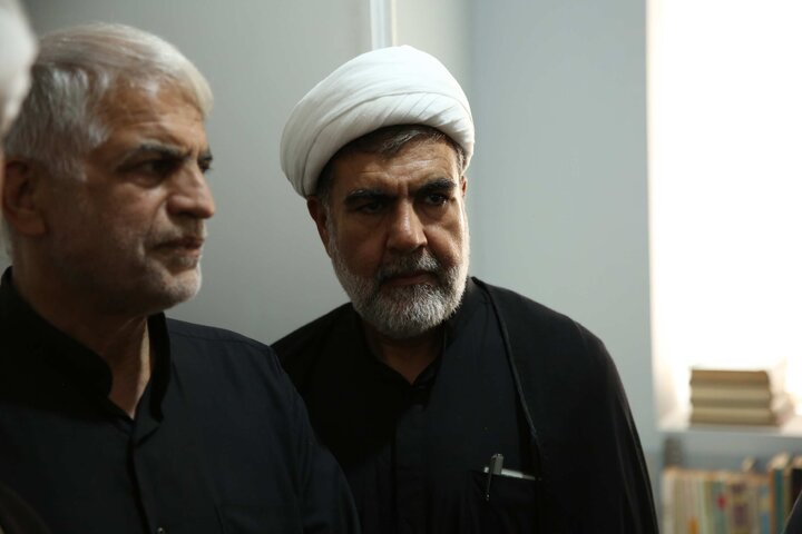 بازدید جمعی از نمایندگان مجلس از منزل رهبر شهید انقلاب در مشهد