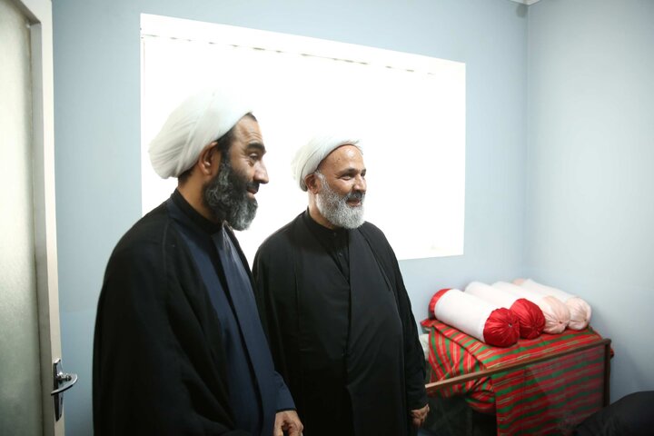 بازدید جمعی از نمایندگان مجلس از منزل رهبر شهید انقلاب در مشهد