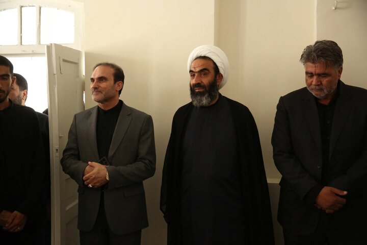 بازدید جمعی از نمایندگان مجلس از منزل رهبر شهید انقلاب در مشهد