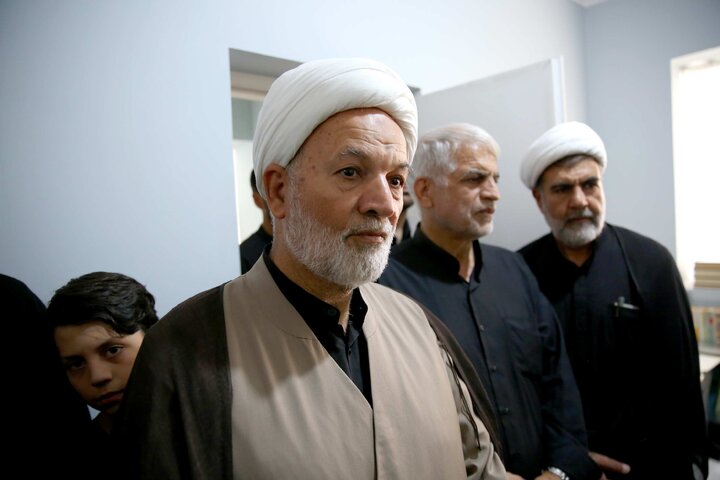 بازدید جمعی از نمایندگان مجلس از منزل رهبر شهید انقلاب در مشهد