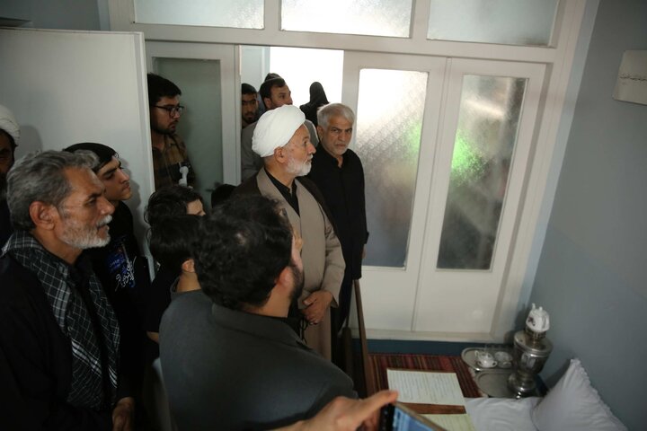 بازدید جمعی از نمایندگان مجلس از منزل رهبر شهید انقلاب در مشهد