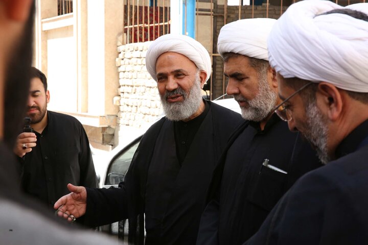 بازدید جمعی از نمایندگان مجلس از منزل رهبر شهید انقلاب در مشهد