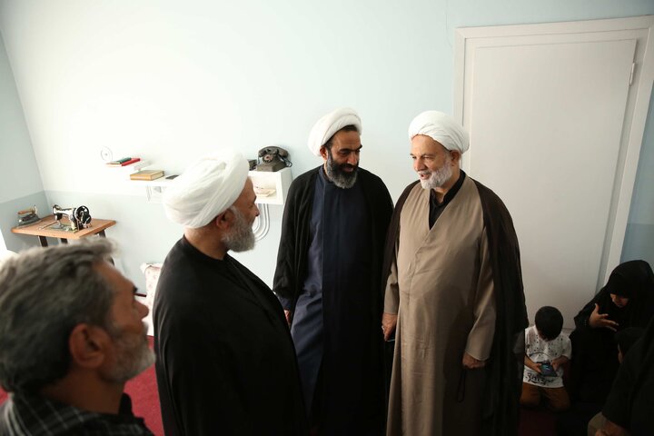 بازدید جمعی از نمایندگان مجلس از منزل رهبر شهید انقلاب در مشهد